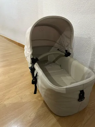 Carrito de bebé y accesorios