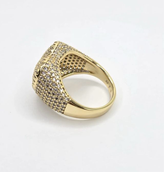 Anillo Corazón Dorado con Circonitas