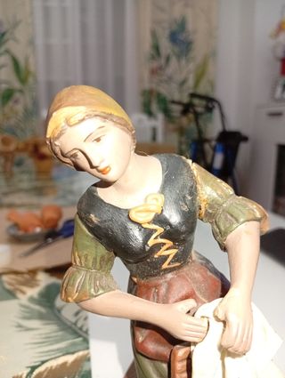 Figura Lavandera Clásica 21 cm