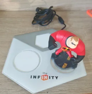 Disney Infinity Portal + Figura Mr. Increíble