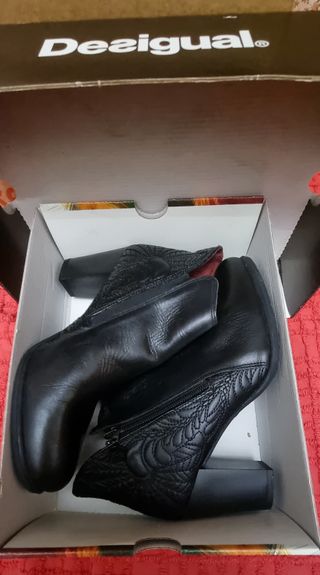 Scarpe Desigual N.40 Nere