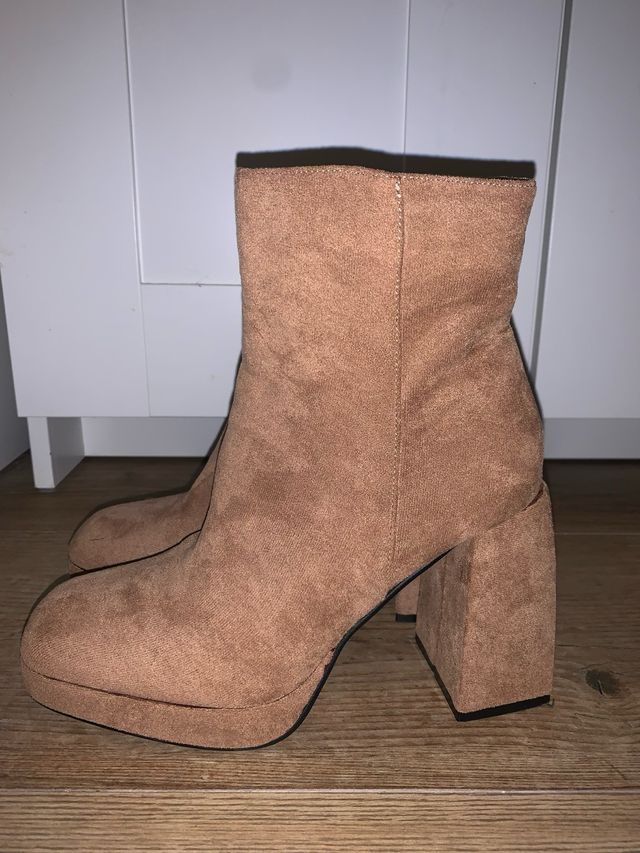 Botas de tacón negras con plataforma, con cierre