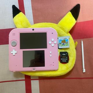 Nintendo 2DS Rosa + Funda Pikachu + Juego