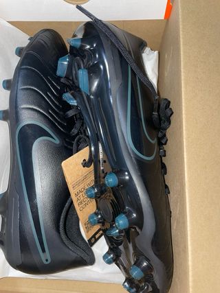 Botas de fútbol Nike negras y verde azulado