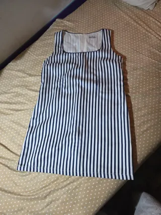 Vestido de rayas azul y blanco
