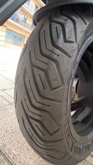 Moto Scooter Kawasaki J300 Negra y Verde