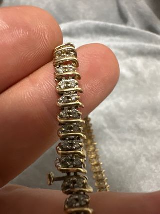 Pulsera Oro 10K con 100 Diamantes pequeños 10,7g