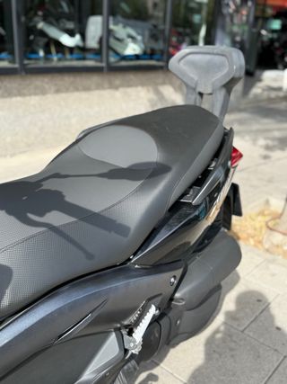 YAMAHA X-MAX 125