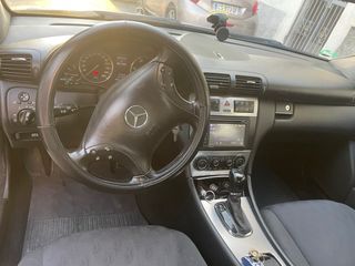 Mercedes-Benz Clase C 2006