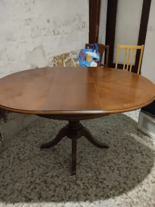 Mesa extensible y 5 sillas