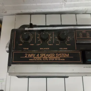 TOSHIBA BOMBEAT 7 Radio Cassette Boombox