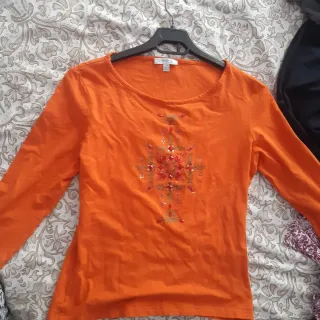 Jersey vintage naranja con bordado
