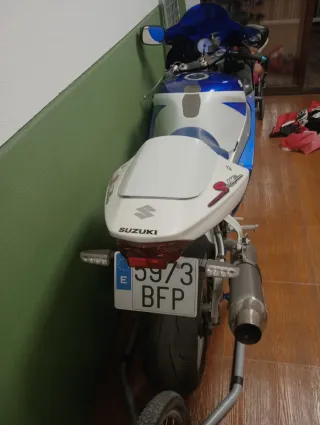 Suzuki GSXR 600 K1 - 40.000 km