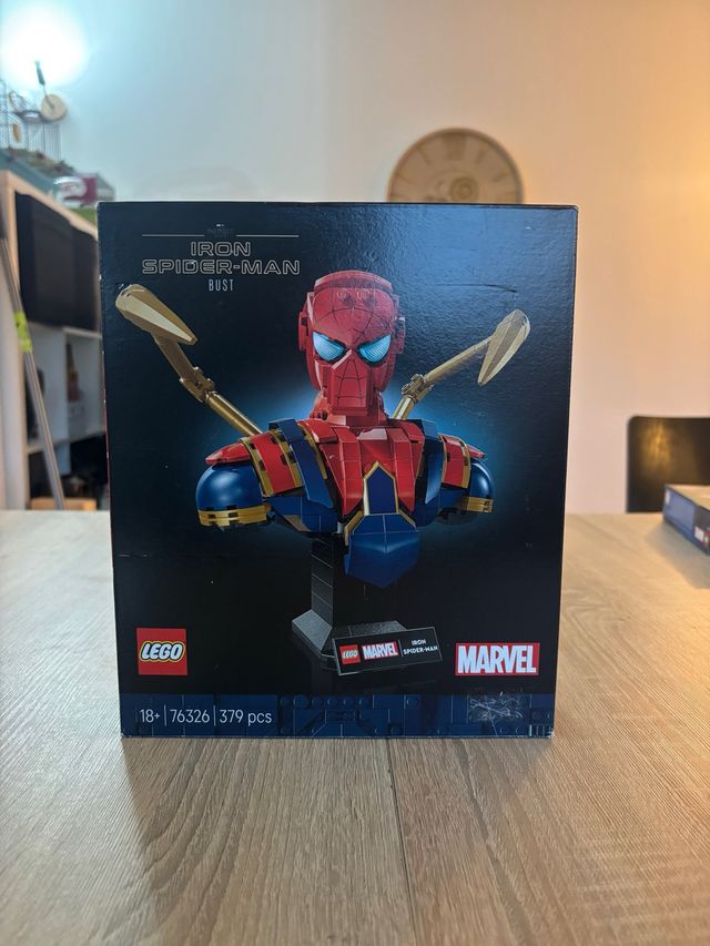 LEGO Marvel Iron Spider-Man Bust 76326