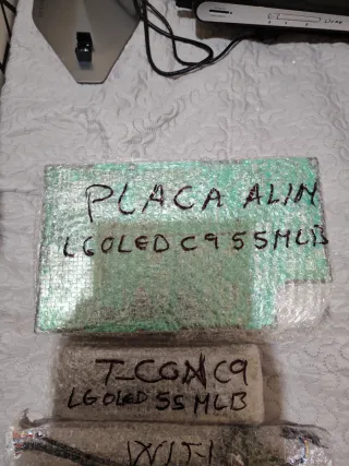 PLACAS Y TORNILLOS OLED 55C9MLB