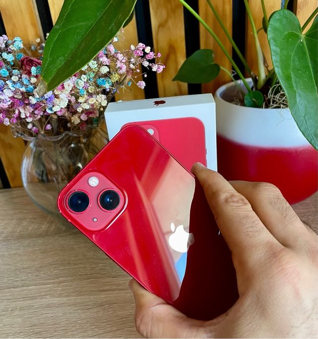 iPhone 13 rosso da 256 GB - Come nuovo