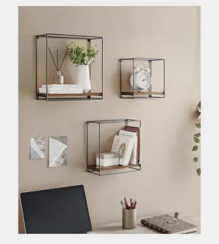 Estanterías decorativas de metal y madera