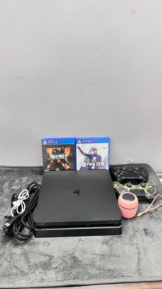 PS4 (PlayStation 4) Negra + Juegos y Mandos
