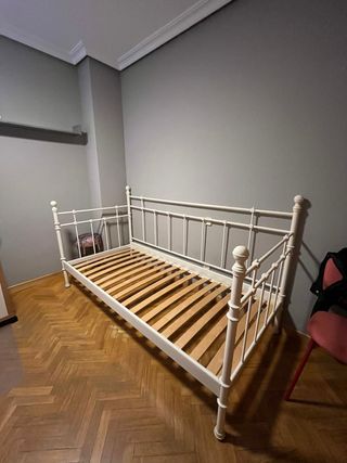 Cama Diván Ikea.