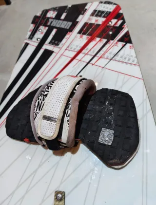 Tabla Kitesurf Nash Thorn Freestyle 134x41