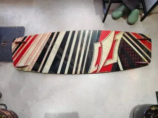 Tabla Kitesurf Nash Thorn Freestyle 134x41