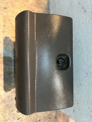 Guantera Isuzu Trooper