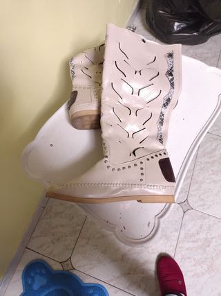 Stivali donna beige con stampa pitone