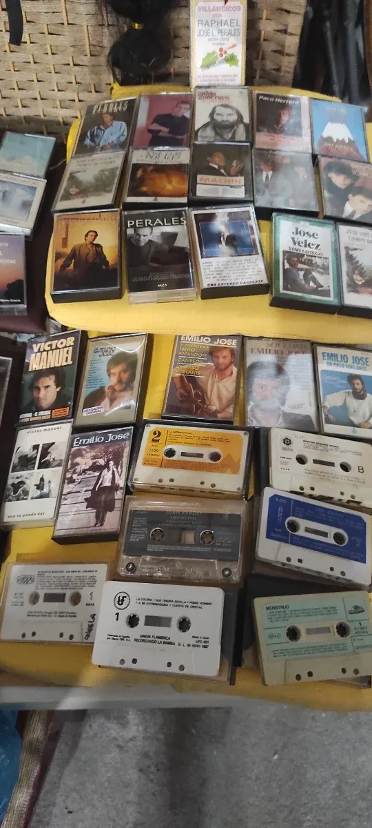 Lote de Cassettes Musicales Variados