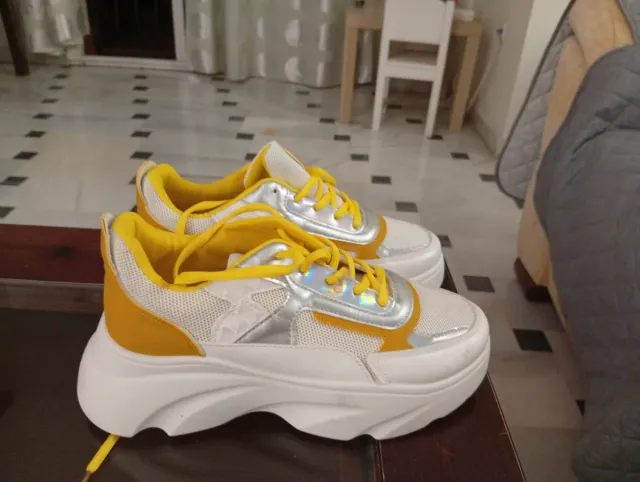 Zapatillas deportivas mujer blancas y amarillas