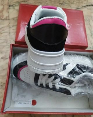 Scarpe nuove sneakers taglia 40