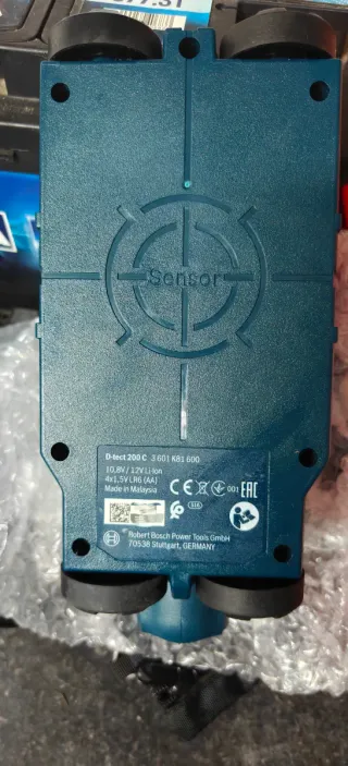 Detector Bosch D-tect 200 C Profesional