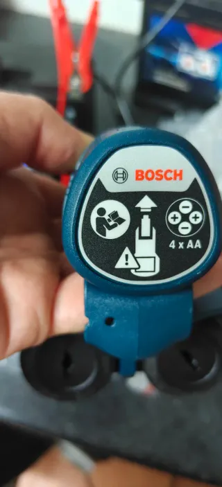 Detector Bosch D-tect 200 C Profesional