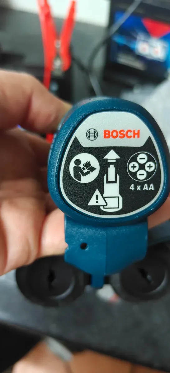 Detector Bosch D-tect 200 C Profesional