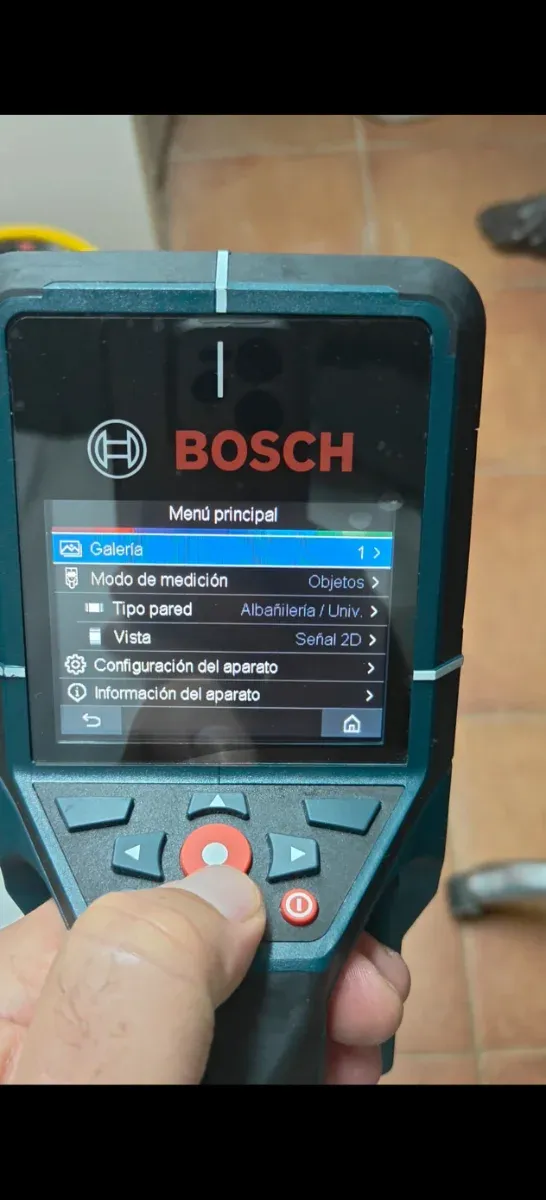 Detector Bosch D-tect 200 C Profesional