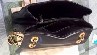 Bolso negro estilo Chanel