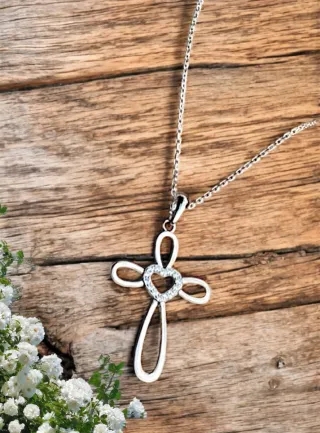 Collar Cruz Corazón Plata