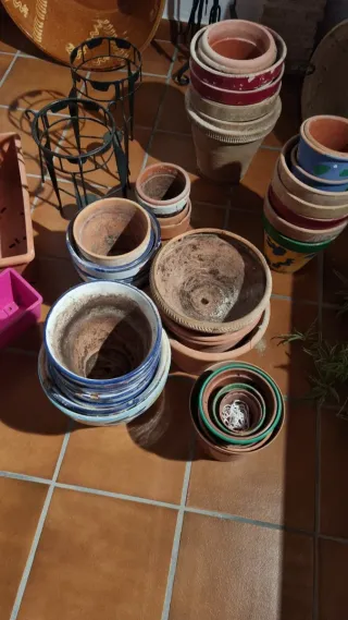 Lote Maceteros Terracota y Metal