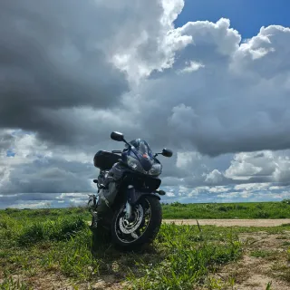 Honda CBR 600 F4i vendo o cambio  por algo más gra