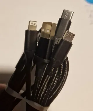 Cabo USB Triplo USB-C Micro USB iPhone