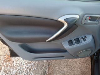 Toyota RAV4 2.0 VVT-i 150 CV