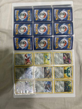 Álbum Pokémon con 200 cartas