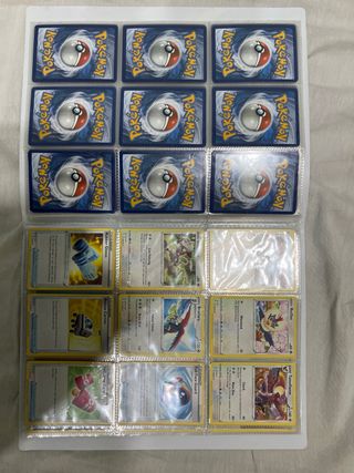 Álbum Pokémon con 200 cartas