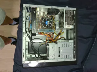 Lote PC Torre + Portátil Lenovo