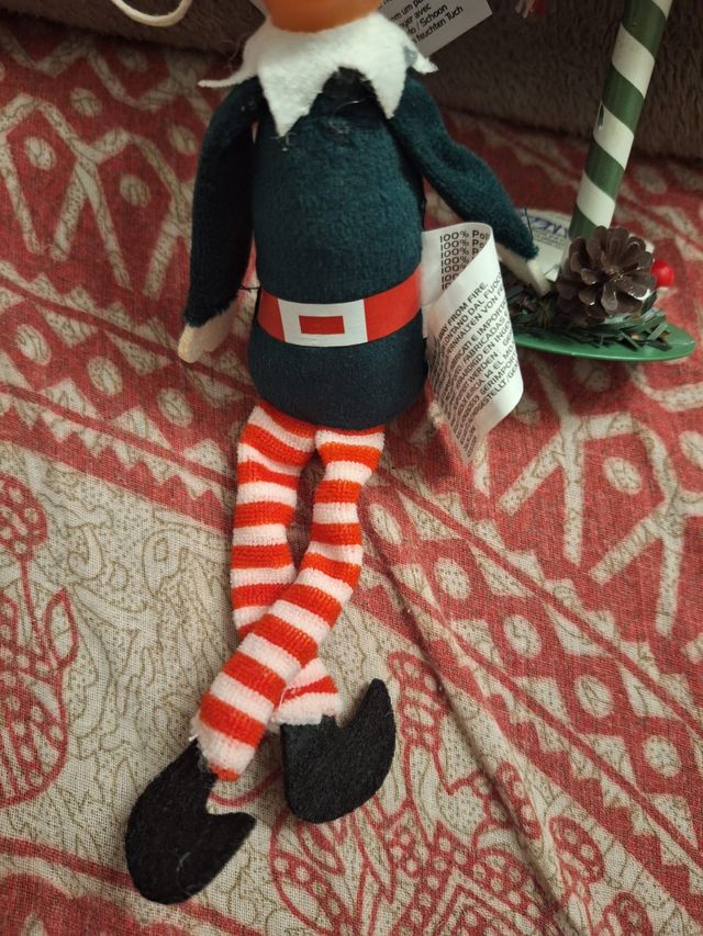 Elfo Navideño Verde y Buzón Metal