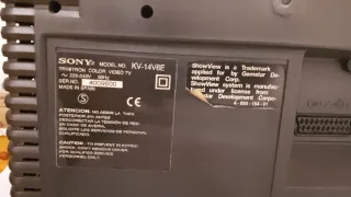 Televisor Sony Trinitron con reproductor VHS