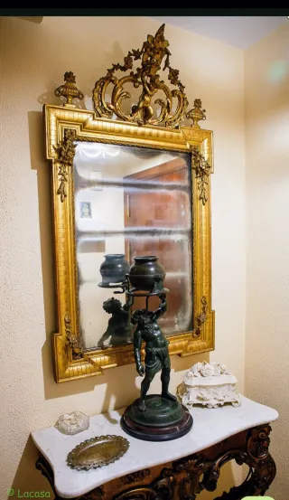 Espejo Antiguo Dorado maravillosamente tallado