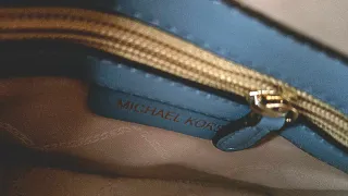 Mala Michael Kors Azul e Dourada