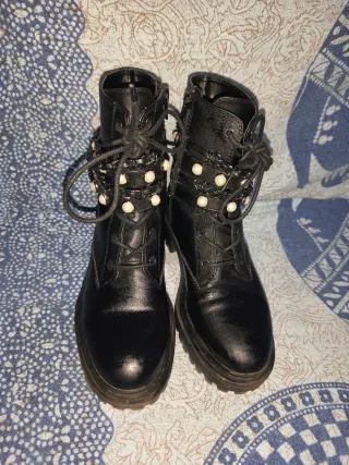 Botines negros de Bershka 