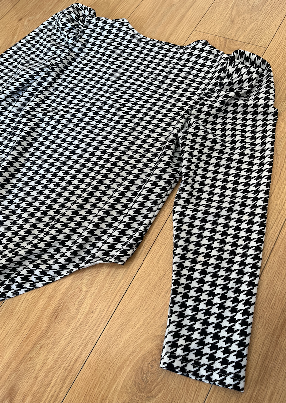 Body estampado pata de gallo blanco y negro