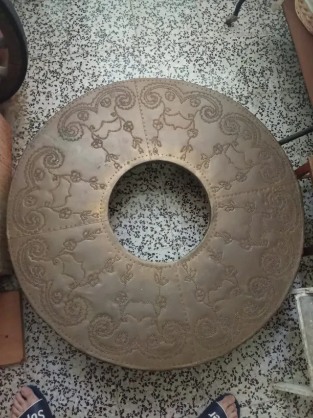 Mesa árabe de madera